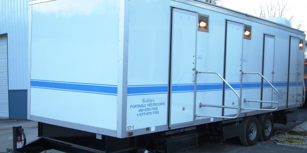 Pictures - Shower Trailer - Outside View